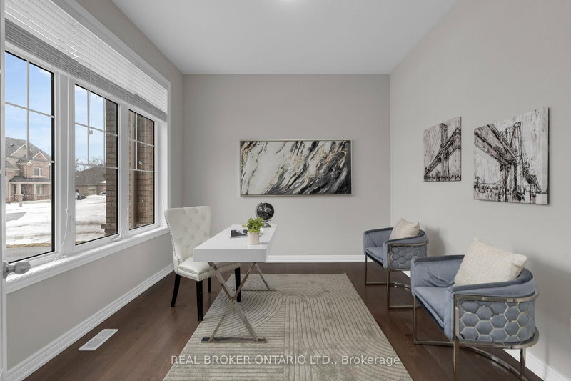 56 Redmond Cres, Springwater, L9X 2A2 | Image 3