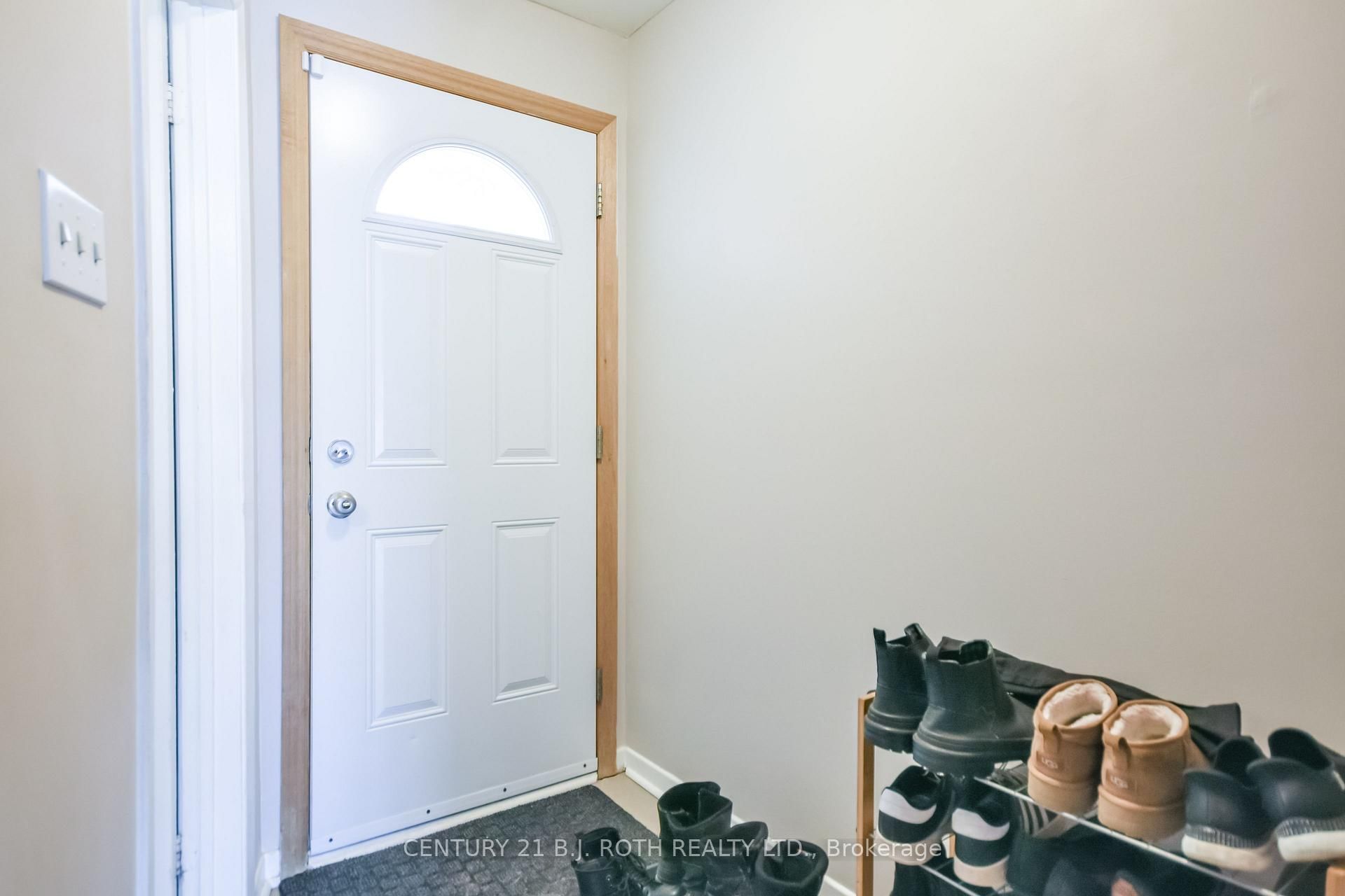 67 Fittons Road E, Unit 18