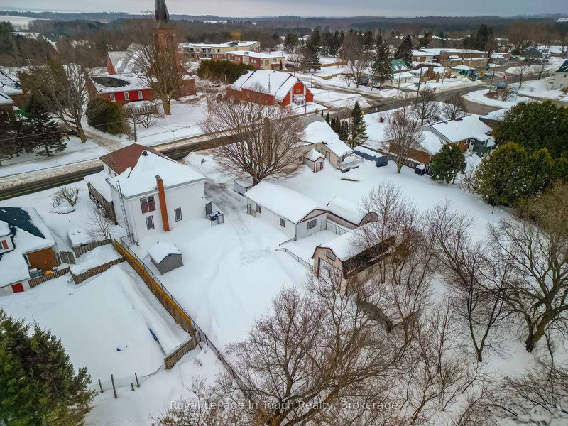 326 Lafontaine Rd W, Tiny, L9M 0H1 | Image 3