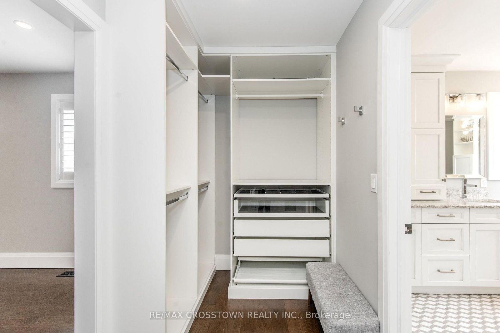 Detached House for sale at 58 Versailles Crescent, Barrie, Ontario, L4M 0B8 - Innis-Shore - MLS: S12921008