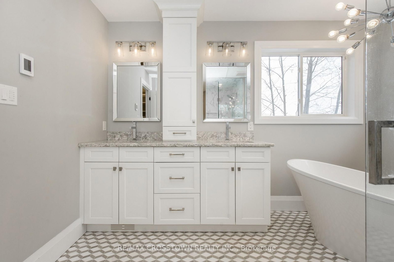 Detached House for sale at 58 Versailles Crescent, Barrie, Ontario, L4M 0B8 - Innis-Shore - MLS: S12921008