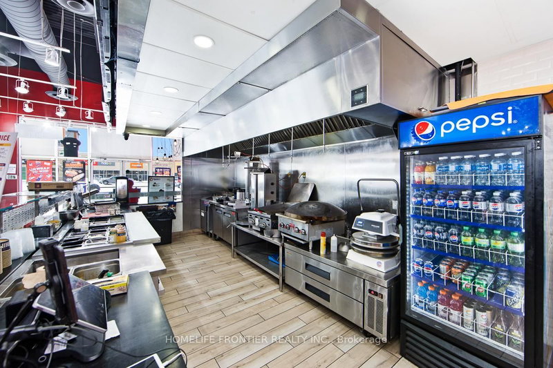 642 Yonge St, Barrie, L4N 4E6 | Image 2