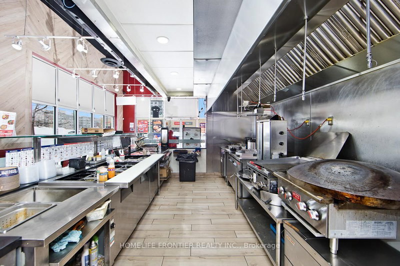 642 Yonge St, Barrie, L4N 4E6 | Image 3