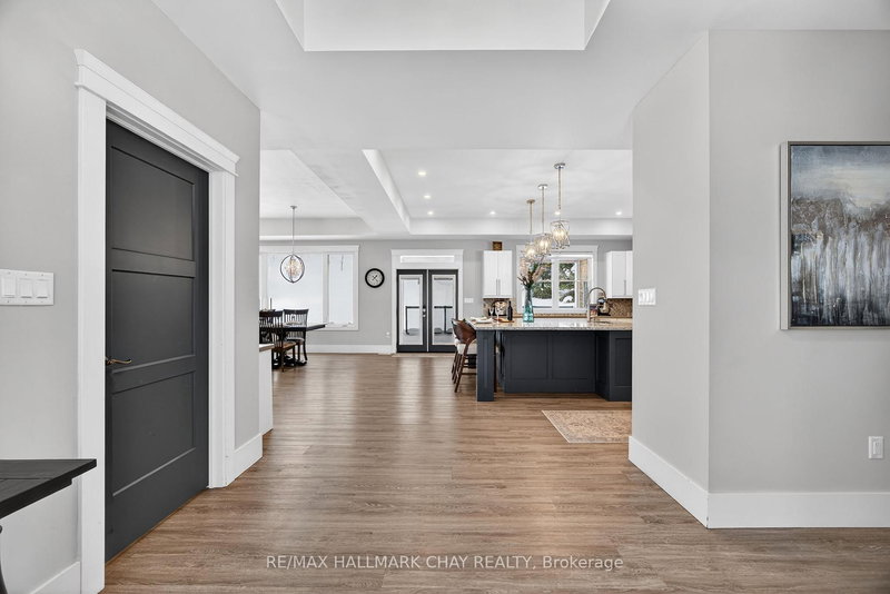 17 Pine Ridge Tr, Oro-Medonte, L4M 4Y8 | Image 2