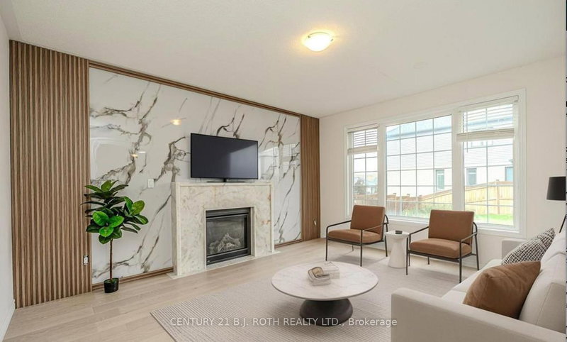 3027 Monarch Dr, Orillia, L3V 8K3 | Image 2