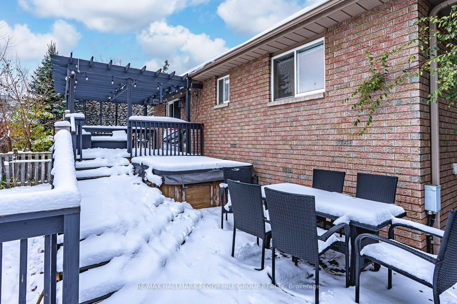 Detached House for sale at 63 Mapleton Avenue, Barrie, Ontario, L4N 7L7 - Holly - MLS: S12924210