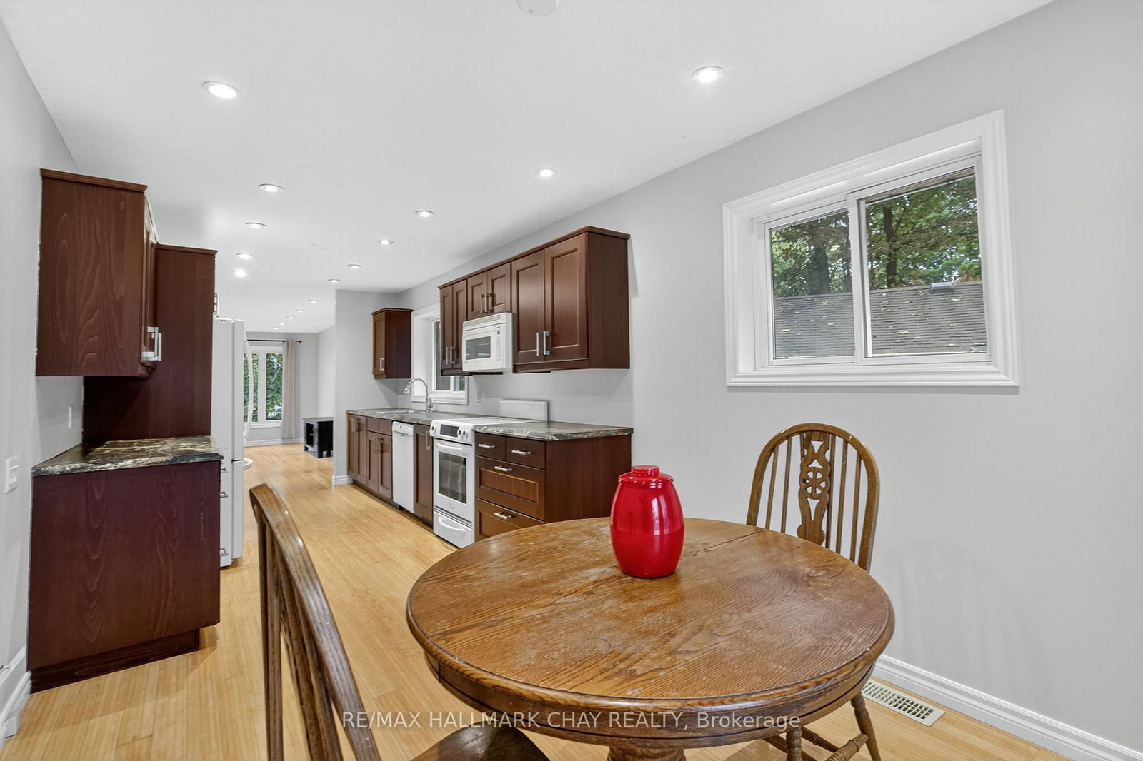 Detached House for sale at 29 Oakley Park Square, Barrie, Ontario, L4M 2K2 - Wellington - MLS: S12924452