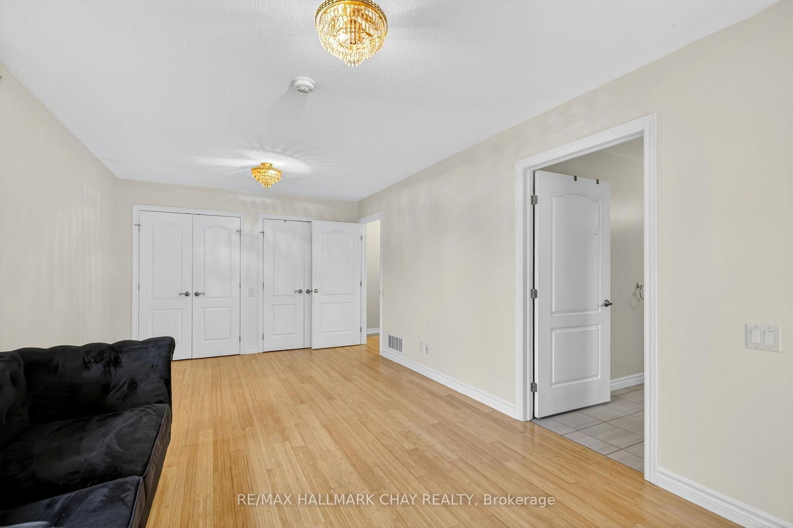 Detached House for sale at 29 Oakley Park Square, Barrie, Ontario, L4M 2K2 - Wellington - MLS: S12924452