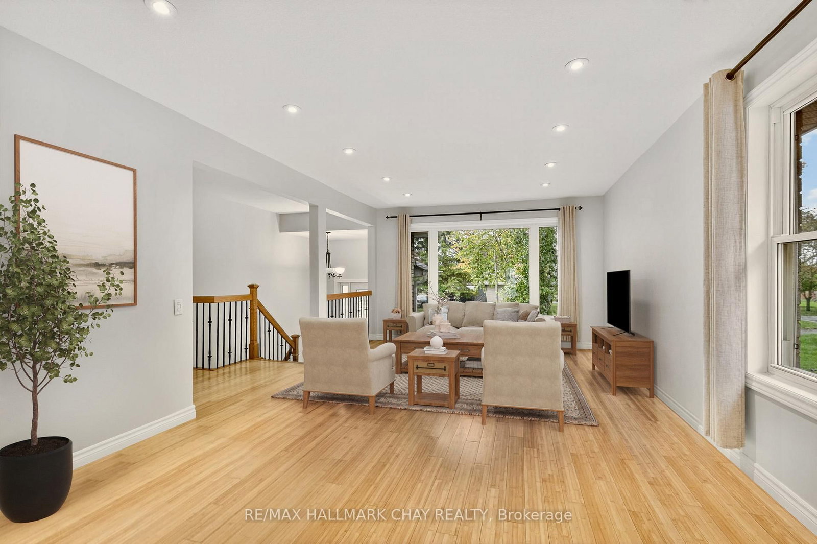 Detached House for sale at 29 Oakley Park Square, Barrie, Ontario, L4M 2K2 - Wellington - MLS: S12924452