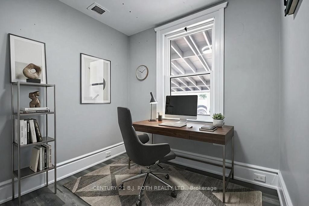 Detached House for sale at 44 Sanford Street, Barrie, Ontario, L4N 3C4 - Sanford - MLS: S12925474