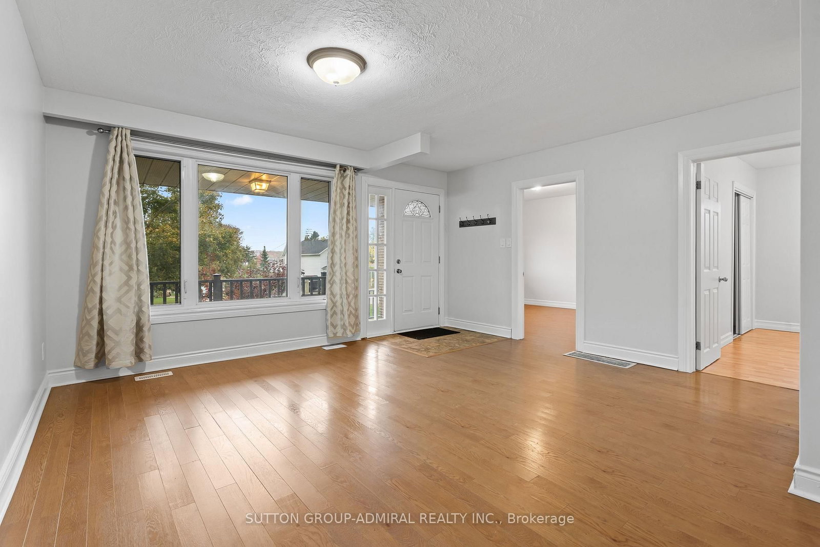 Detached House for sale at 110 Cumberland Street, Barrie, Ontario, L4N 2P7 - Allandale - MLS: S12925742