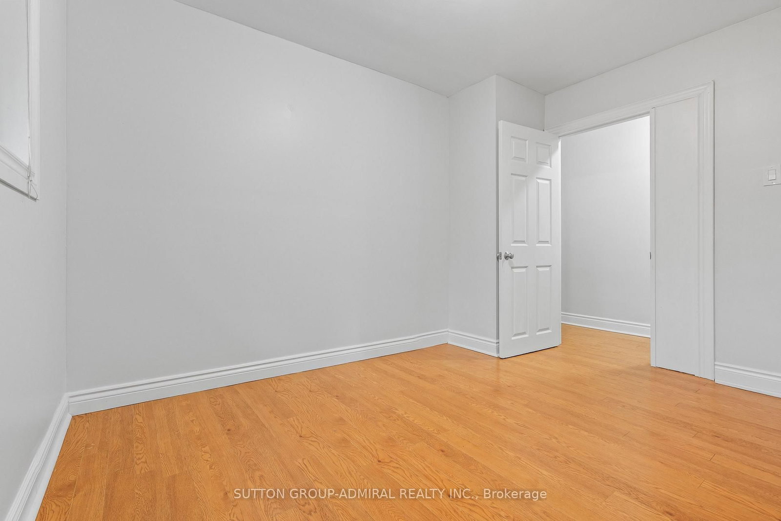 Detached House for sale at 110 Cumberland Street, Barrie, Ontario, L4N 2P7 - Allandale - MLS: S12925742