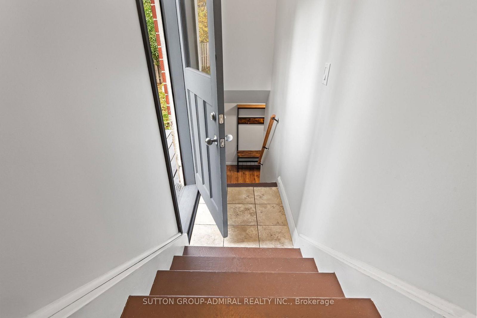 Detached House for sale at 110 Cumberland Street, Barrie, Ontario, L4N 2P7 - Allandale - MLS: S12925742