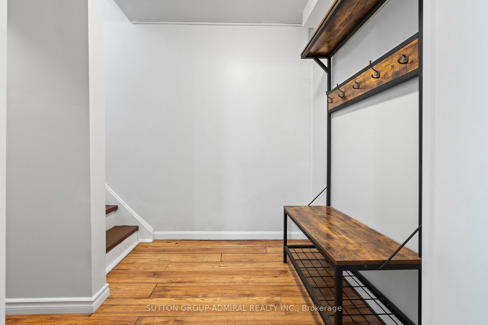 Detached House for sale at 110 Cumberland Street, Barrie, Ontario, L4N 2P7 - Allandale - MLS: S12925742