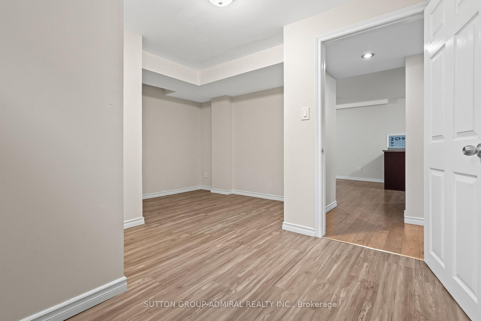 Detached House for sale at 110 Cumberland Street, Barrie, Ontario, L4N 2P7 - Allandale - MLS: S12925742