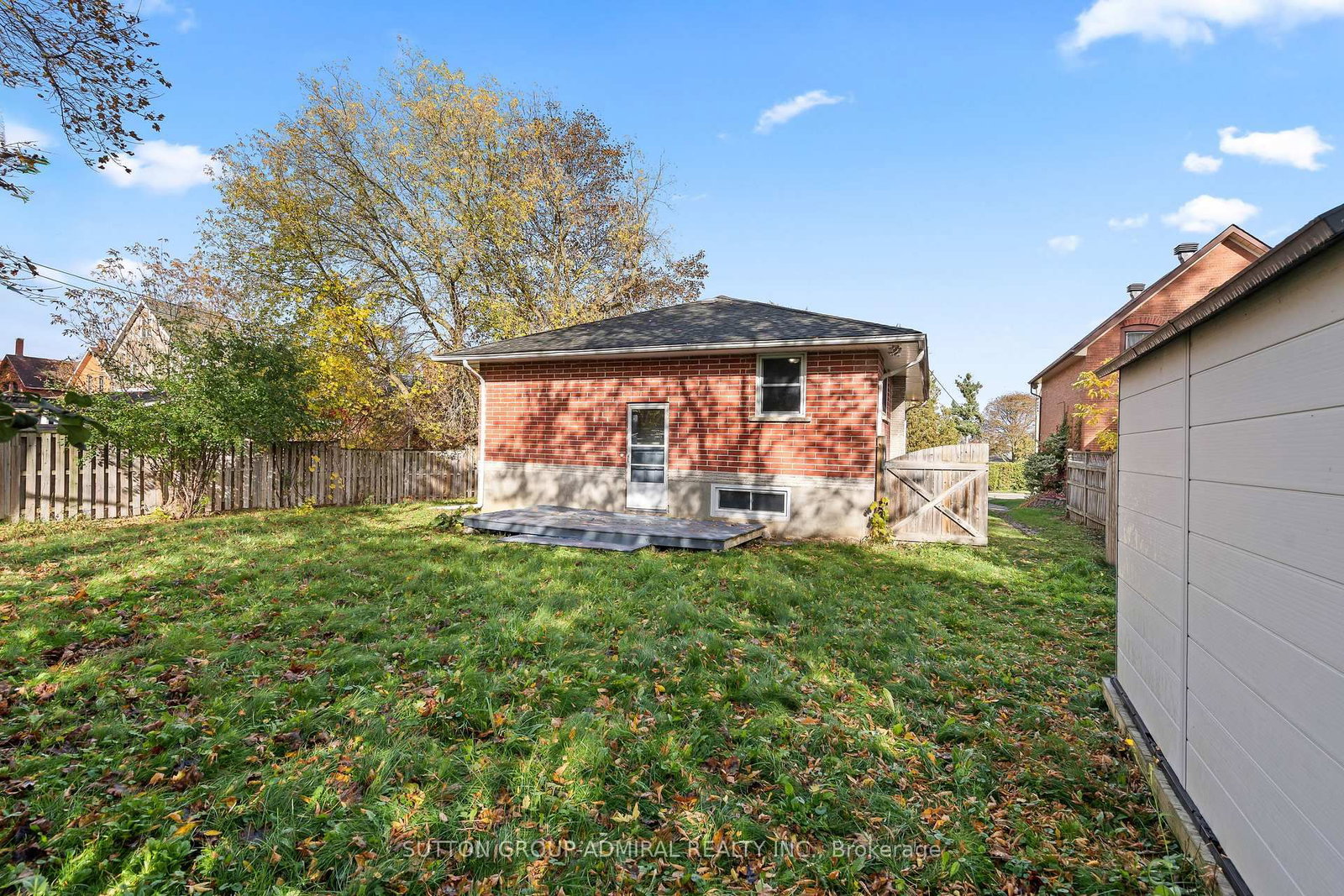 Detached House for sale at 110 Cumberland Street, Barrie, Ontario, L4N 2P7 - Allandale - MLS: S12925742