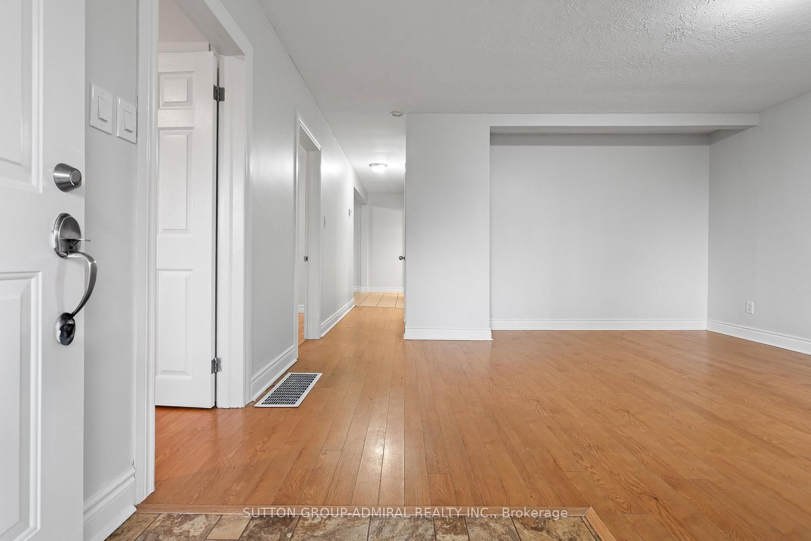 Detached House for sale at 110 Cumberland Street, Barrie, Ontario, L4N 2P7 - Allandale - MLS: S12925742