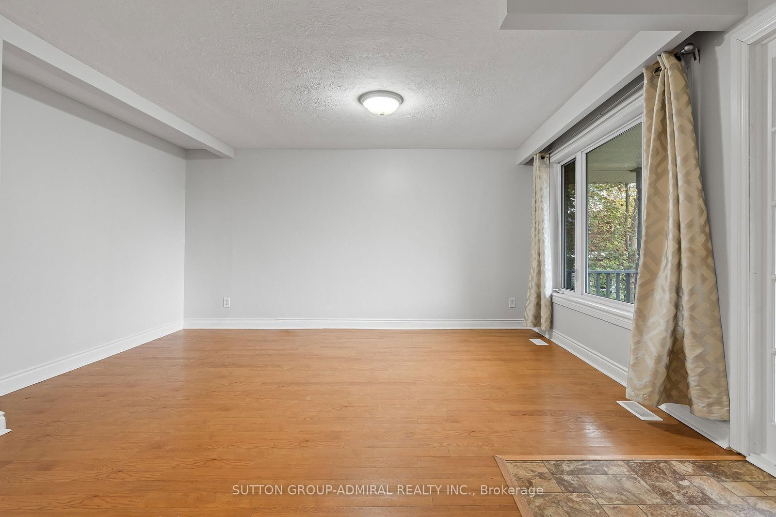 Detached House for sale at 110 Cumberland Street, Barrie, Ontario, L4N 2P7 - Allandale - MLS: S12925742