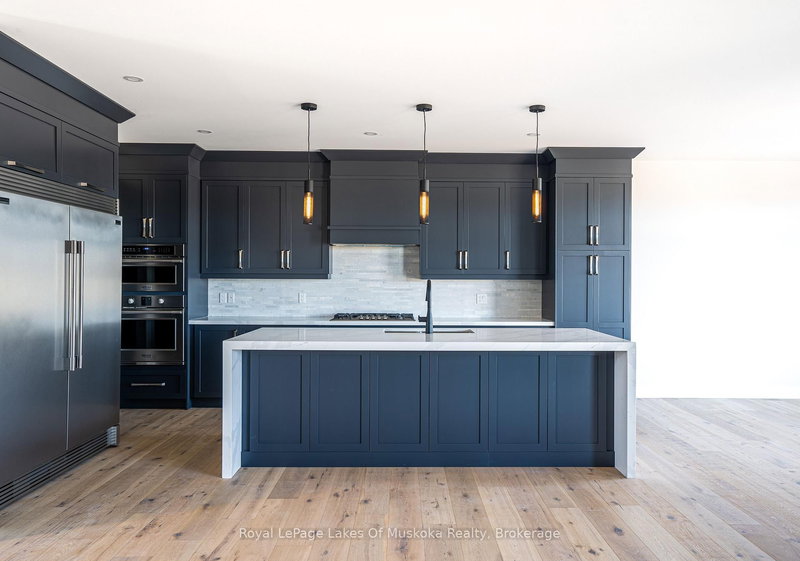 21 Henry Ball Crt, Oro-Medonte, L0K 2G1 | Image 3