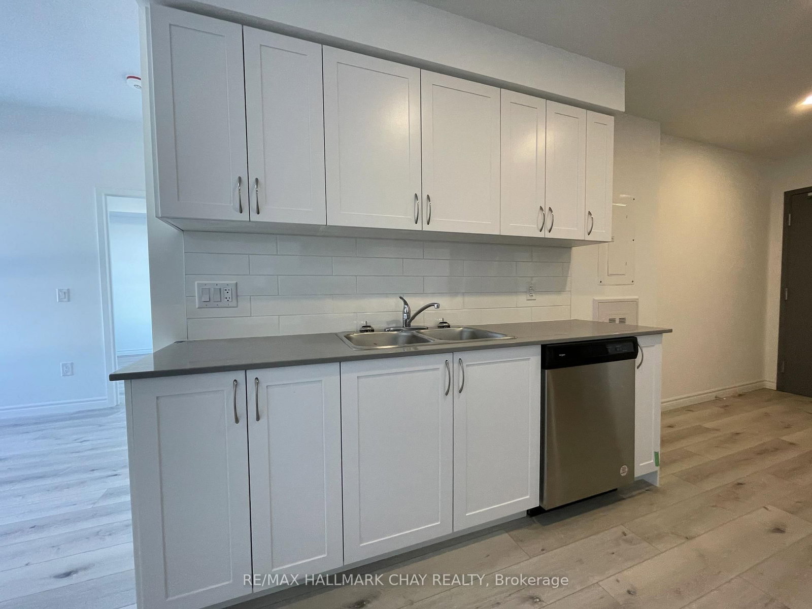 30 Hanmer Street W, Unit 709 - Photo 12