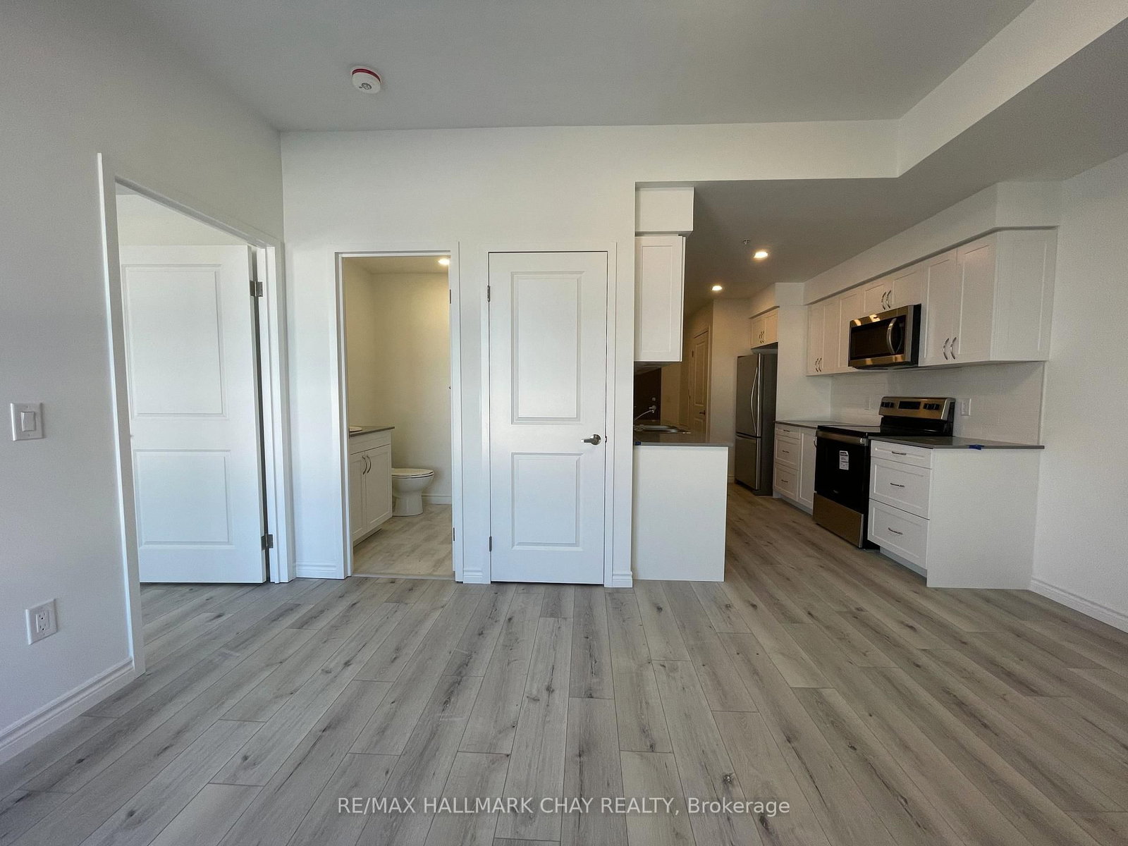 30 Hanmer Street W, Unit 709 - Photo 14