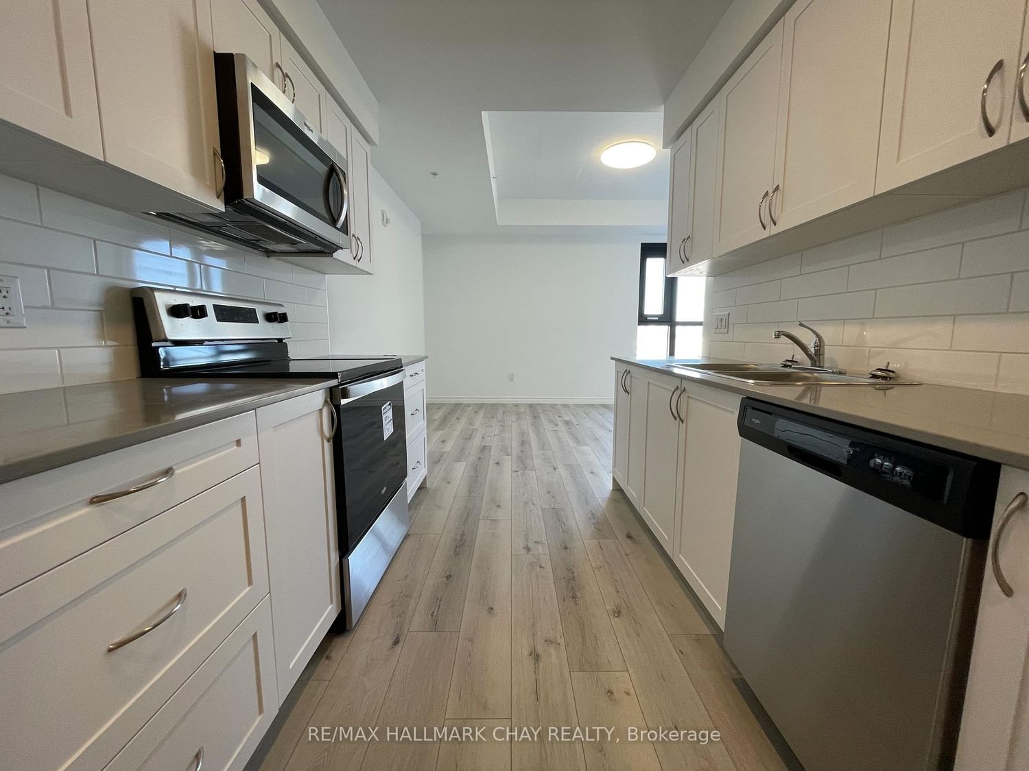 30 Hanmer Street W, Unit 709 - Photo 9