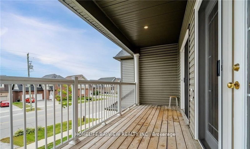 346-A EDGEHILL Dr, Barrie, L4N 9X4 | Image 2