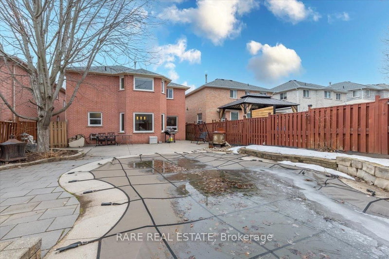 28 Hawkins Dr, Barrie, L4N 0A6 | Image 3