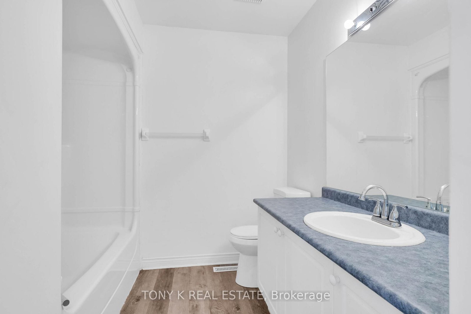 Detached House for sale at 108 Kingsridge Road, Barrie, Ontario, L4N 8K5 - Bayshore - MLS: S12930800