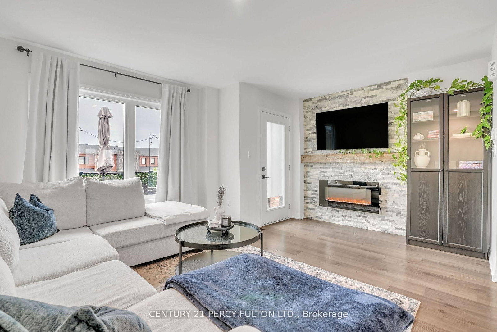 Townhouse for sale at 89 Fairlane Avenue, Barrie, Ontario, L9L 0M9 - Painswick South - MLS: S12931320