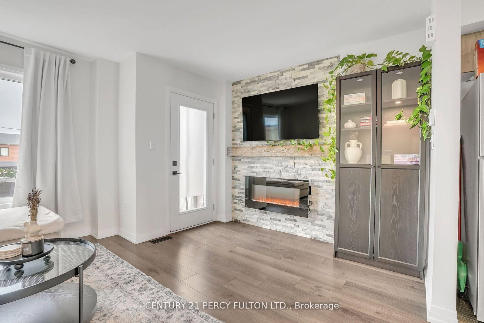 Townhouse for sale at 89 Fairlane Avenue, Barrie, Ontario, L9L 0M9 - Painswick South - MLS: S12931320