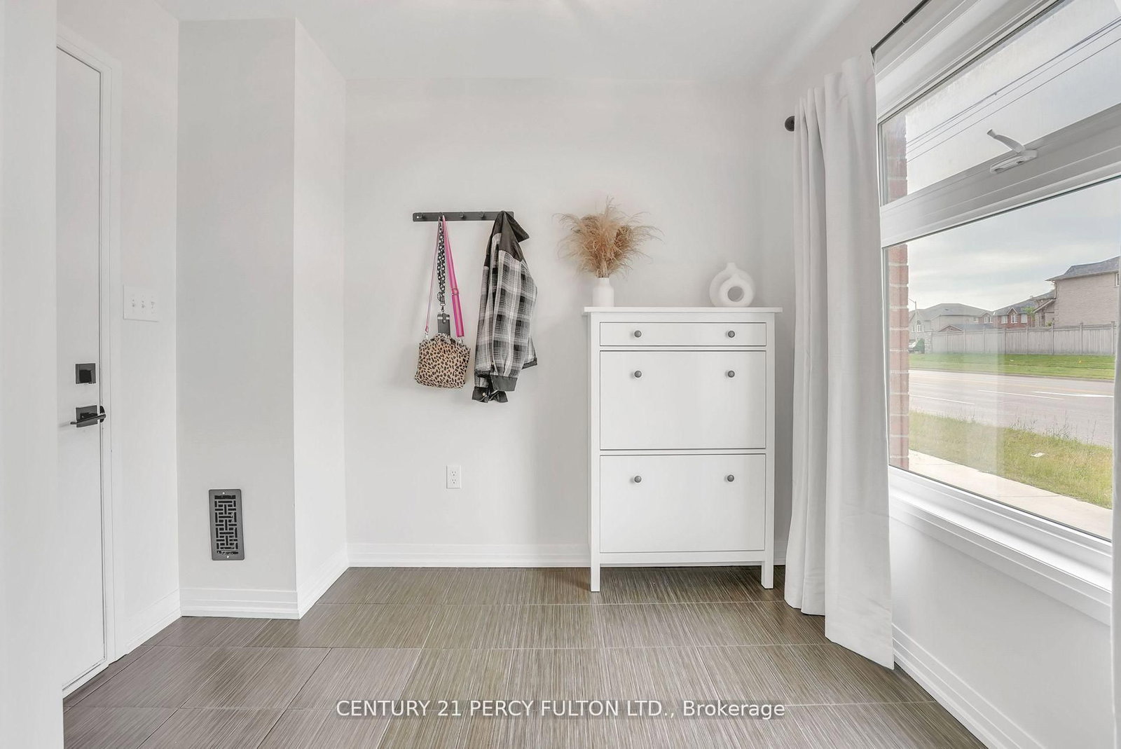 Townhouse for sale at 89 Fairlane Avenue, Barrie, Ontario, L9L 0M9 - Painswick South - MLS: S12931320