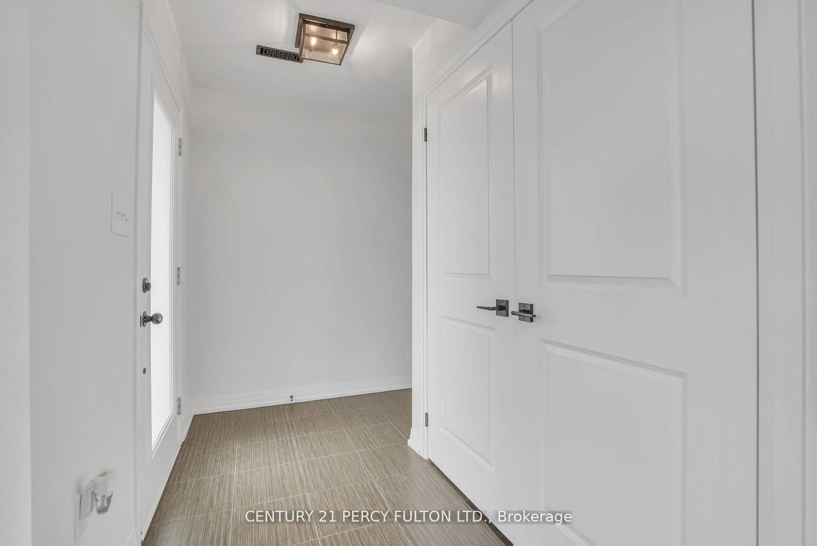 Townhouse for sale at 89 Fairlane Avenue, Barrie, Ontario, L9L 0M9 - Painswick South - MLS: S12931320