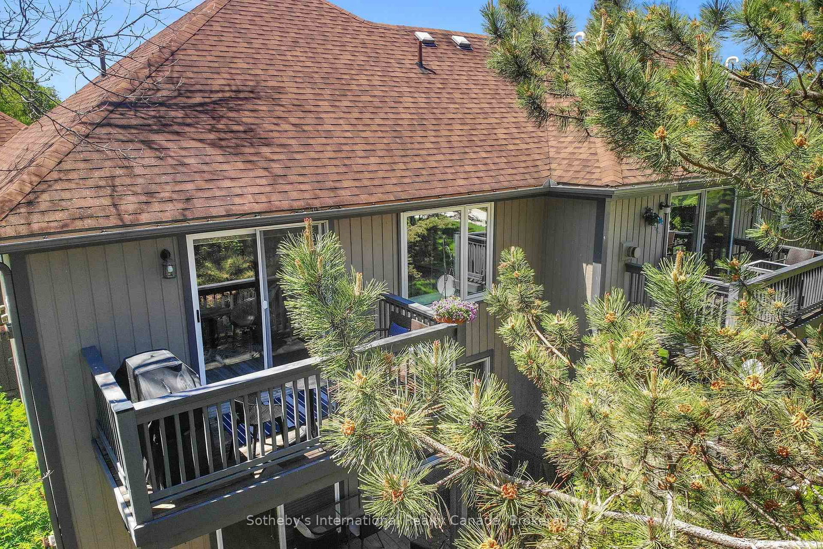 331 MARINERS Way • Collingwood, ON photo 4