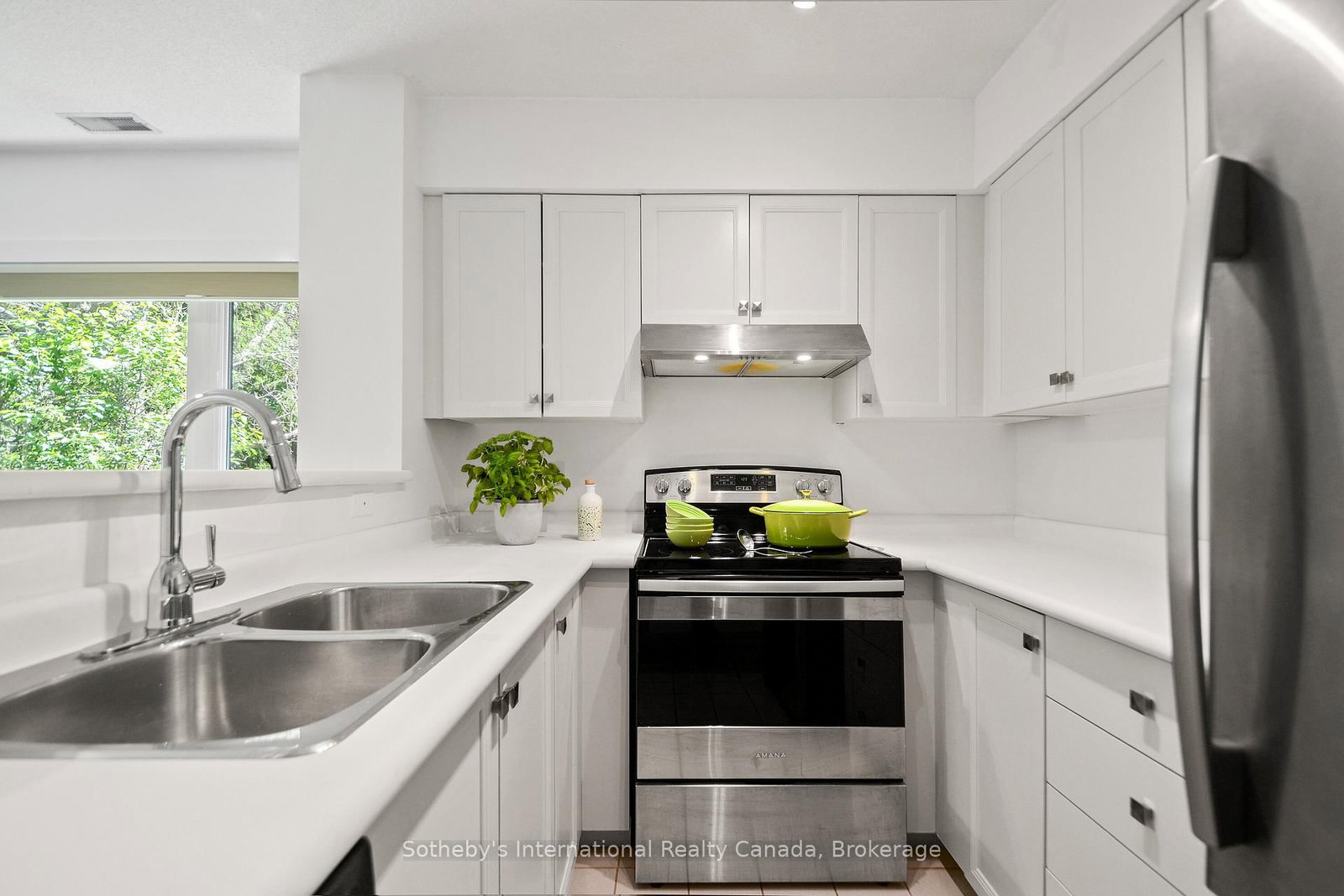 331 MARINERS Way • Collingwood, ON photo 8