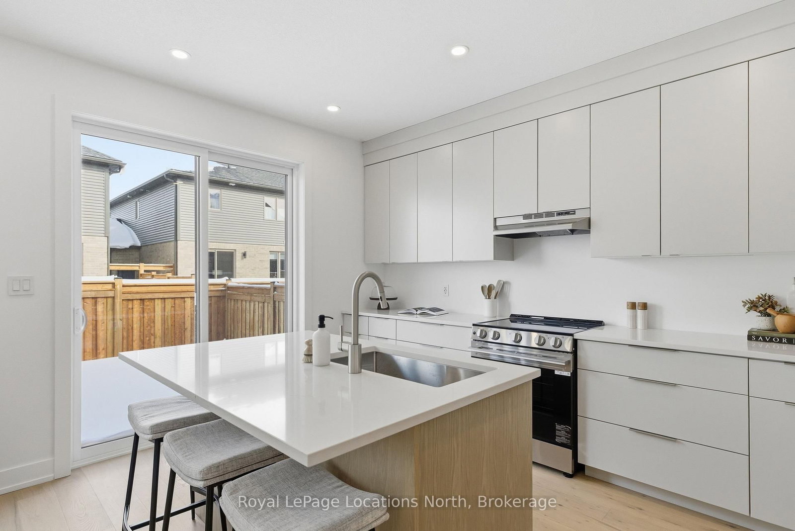 Townhouse for sale at 5 Swain Crescent, Collingwood, Ontario, L9Y 2L3 - Collingwood - MLS: S12932264