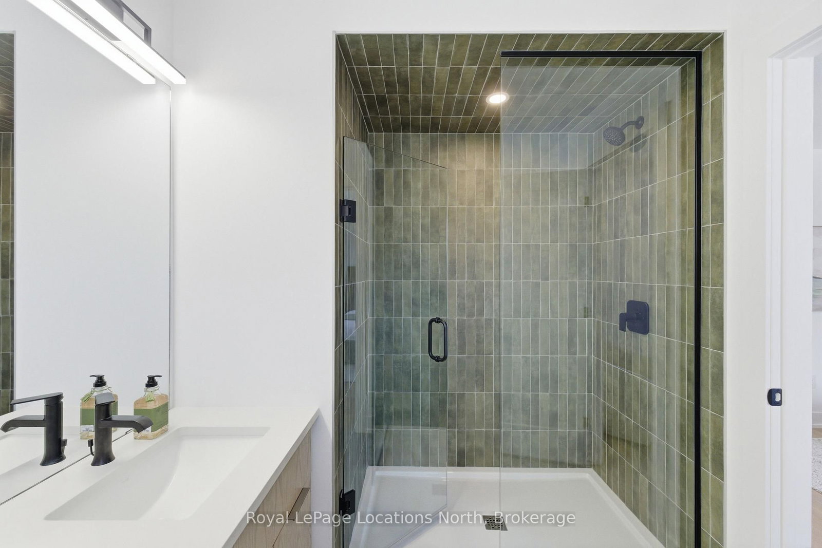 Townhouse for sale at 5 Swain Crescent, Collingwood, Ontario, L9Y 2L3 - Collingwood - MLS: S12932264