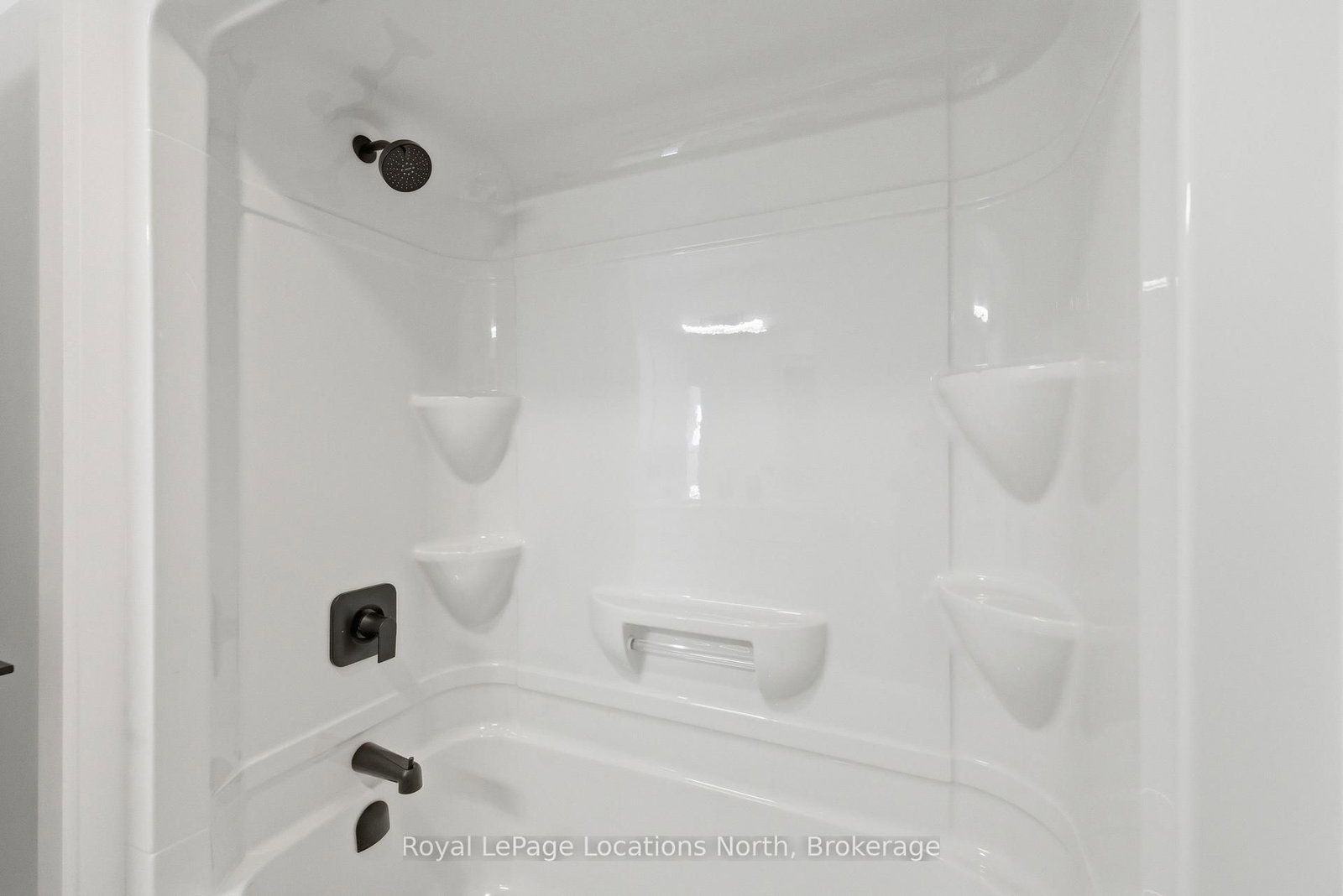 Townhouse for sale at 5 Swain Crescent, Collingwood, Ontario, L9Y 2L3 - Collingwood - MLS: S12932264