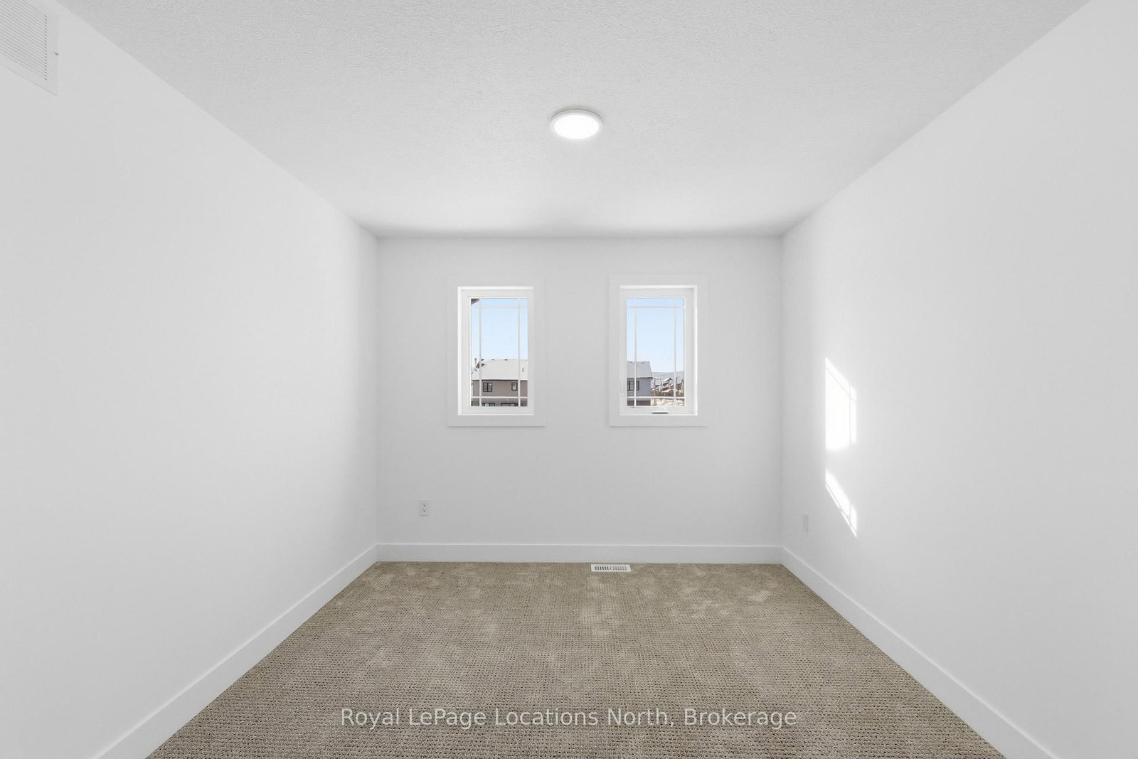 Townhouse for sale at 5 Swain Crescent, Collingwood, Ontario, L9Y 2L3 - Collingwood - MLS: S12932264