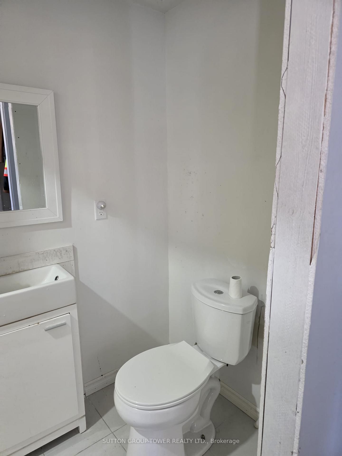 Detached House for sale at 85 Maple Avenue, Barrie, Ontario, L4N 1S1 - City Centre - MLS: S12933326