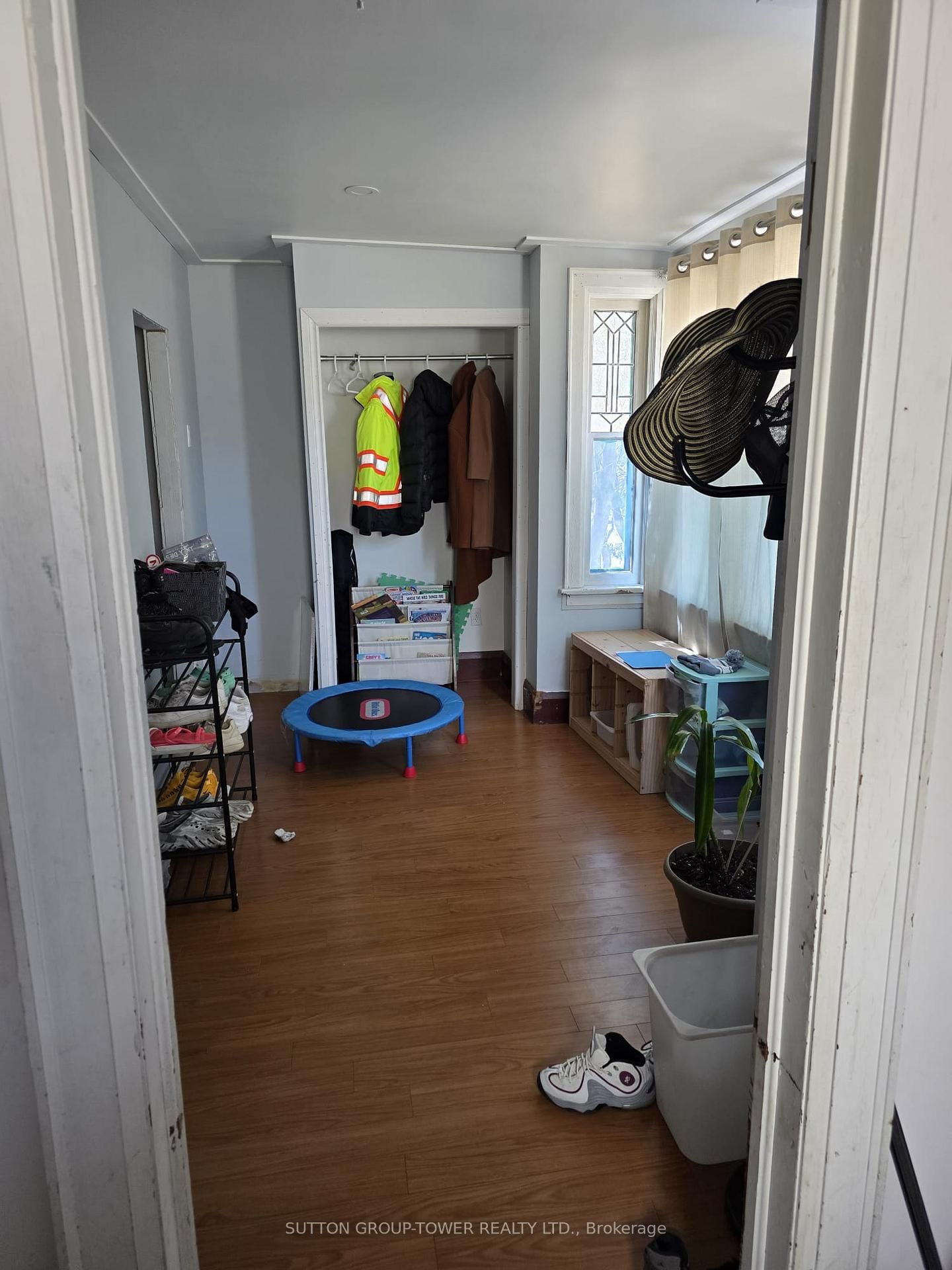 Detached House for sale at 85 Maple Avenue, Barrie, Ontario, L4N 1S1 - City Centre - MLS: S12933326