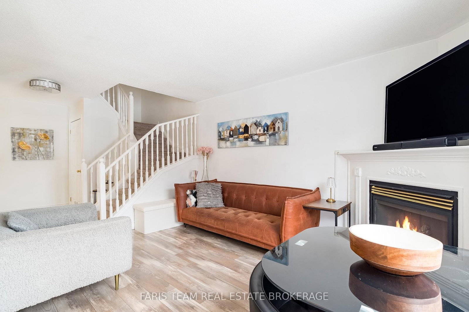 Townhouse for sale at 233 Stanley Street, Barrie, Ontario, L4M 6X9 - East Bayfield - MLS: S12934478