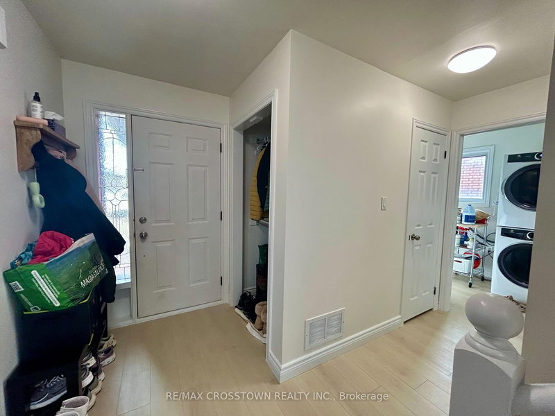 Main - 32 Ryan Crt, Barrie, L4M 6N7 | Image 2