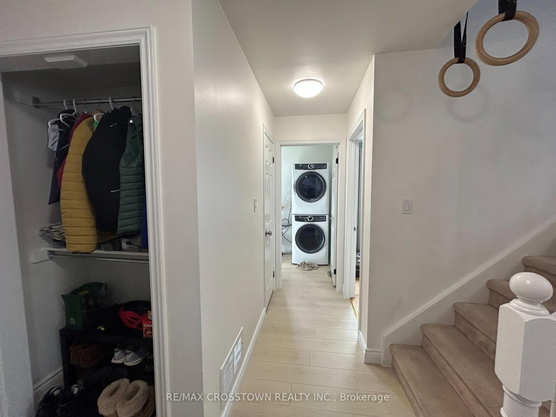 Main - 32 Ryan Crt, Barrie, L4M 6N7 | Image 3