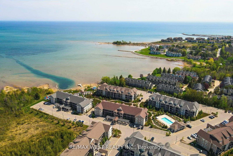 107 - 5 Anchorage Cres, Collingwood, L9Y 0Y6 | Image 2