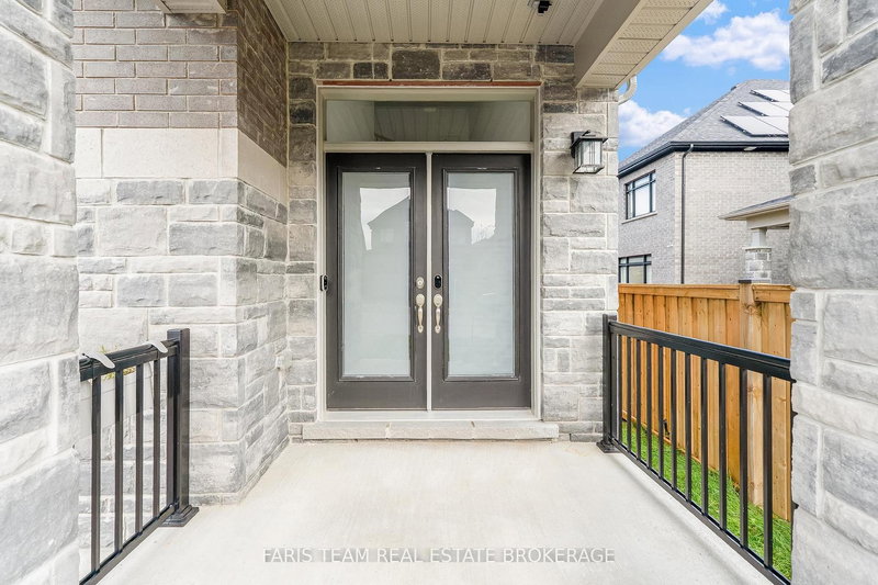 160 Franklin Tr, Barrie, L9J 0J1 | Image 3