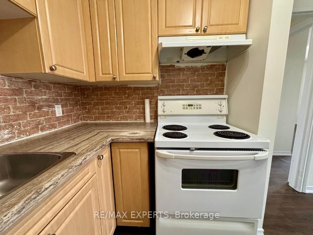 5 Ferndale Drive N, Unit 2 - Photo 3