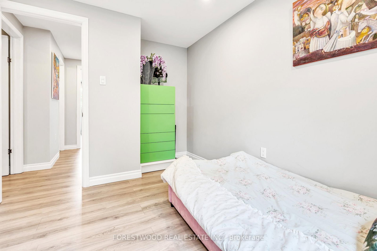 Listing Image 13