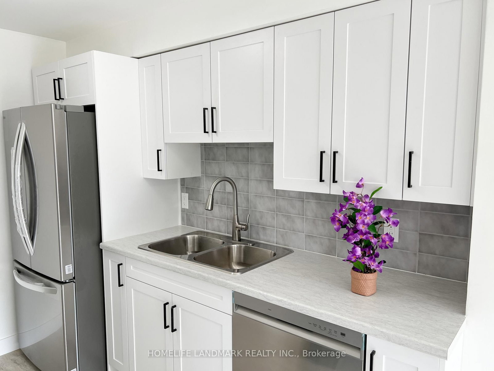 Townhouse for sale at 6 Silver Maple Crescent, Barrie, Ontario, L4N 8T3 - Holly - MLS: S12941386