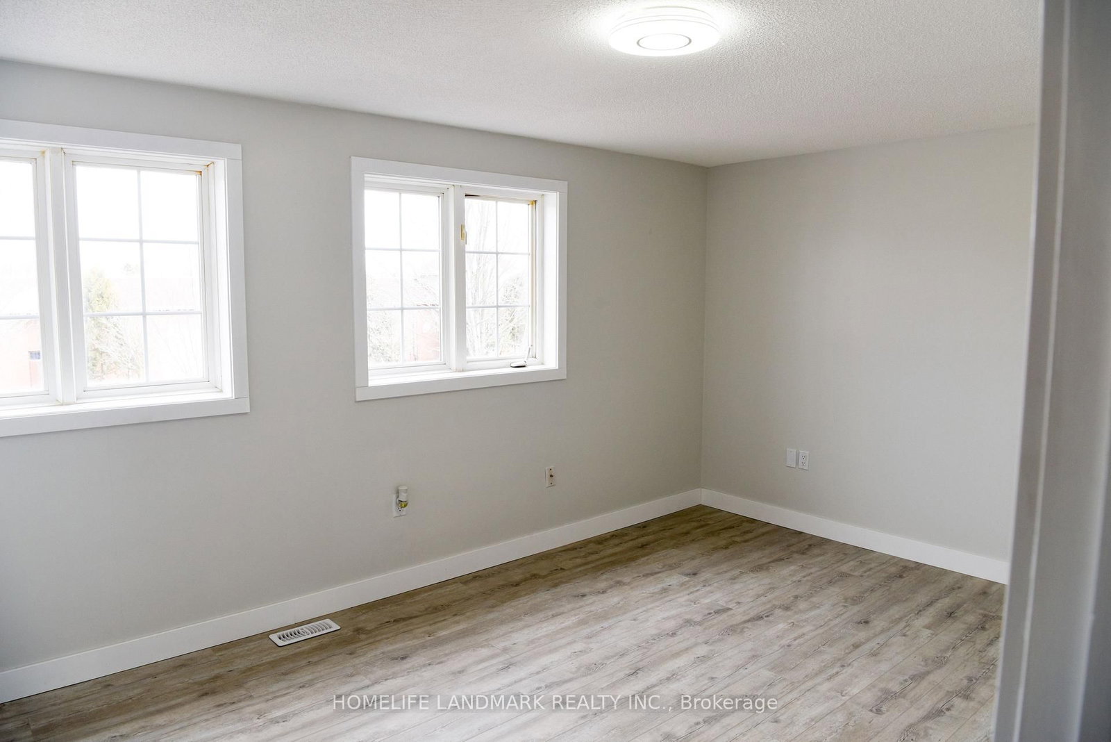 Townhouse for sale at 6 Silver Maple Crescent, Barrie, Ontario, L4N 8T3 - Holly - MLS: S12941386